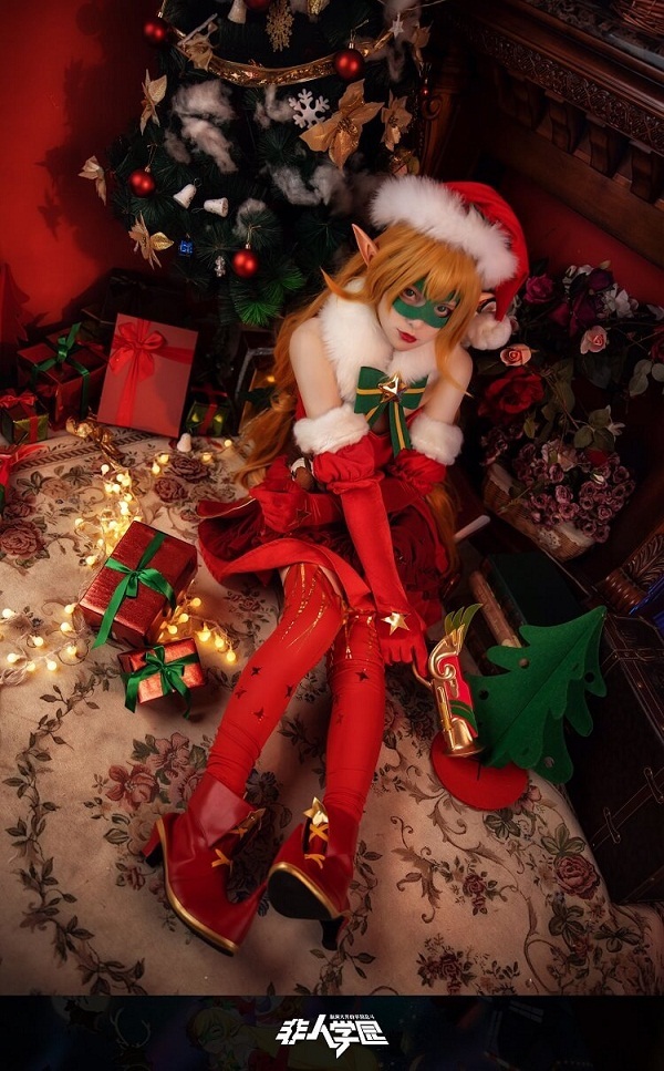 女装大佬cos《非人学园》白灵圣诞时装(cos圈大佬masa)